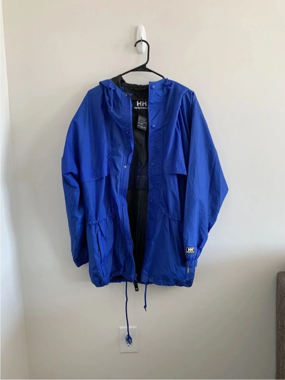 Helly Hansen Men’s Royal Blue Hooded Rain Jacket size small.